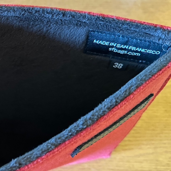 Waterfield Dash Sleeve for 13" Laptop - Picture 5 of 5